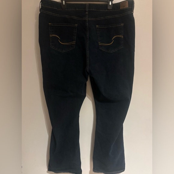 Signature by Levi Strauss Gold Mid Rise Bootcut Women, Dark Wash, 24M 37x32 - Picture 2 of 5